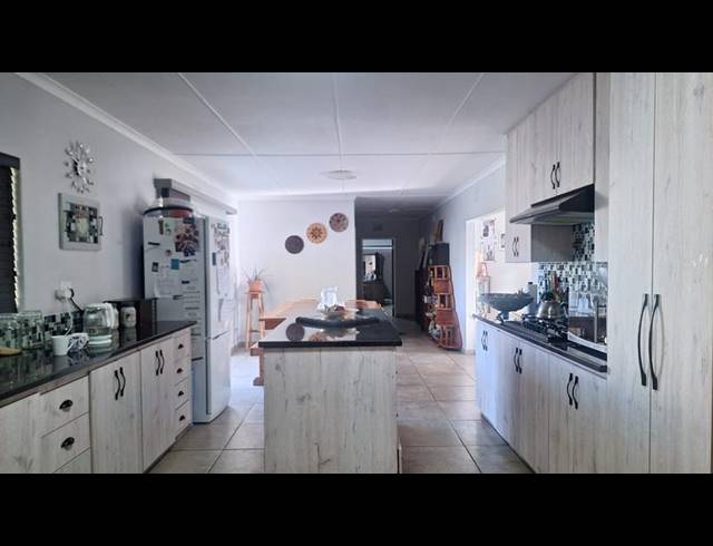 4 BEDROOM HOUSE FOR SALE IN GLENCOE